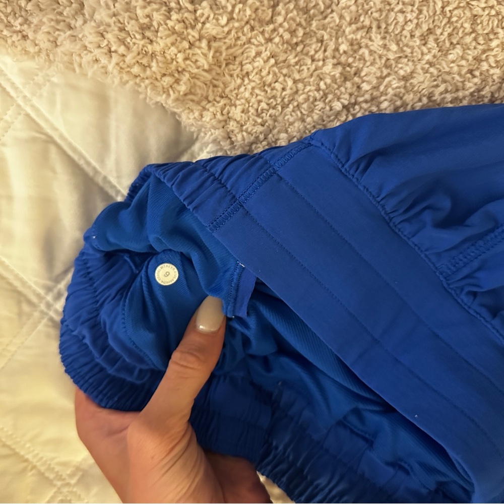 Lululemon Athletica Blue Athletic Shorts Lightweight Performance - Picture 4 of 5